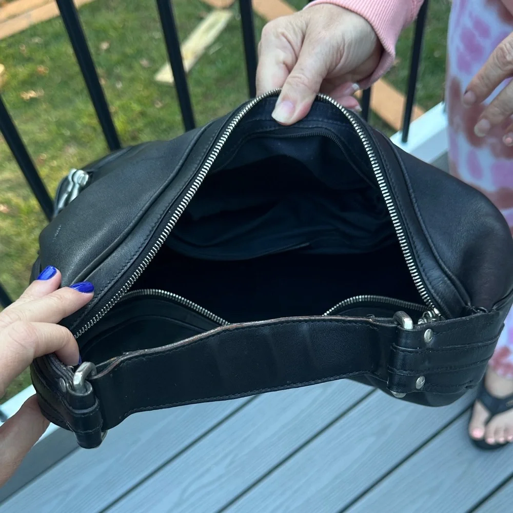 Burberry Black Leather Hobo Bag - Picture 4 of 16